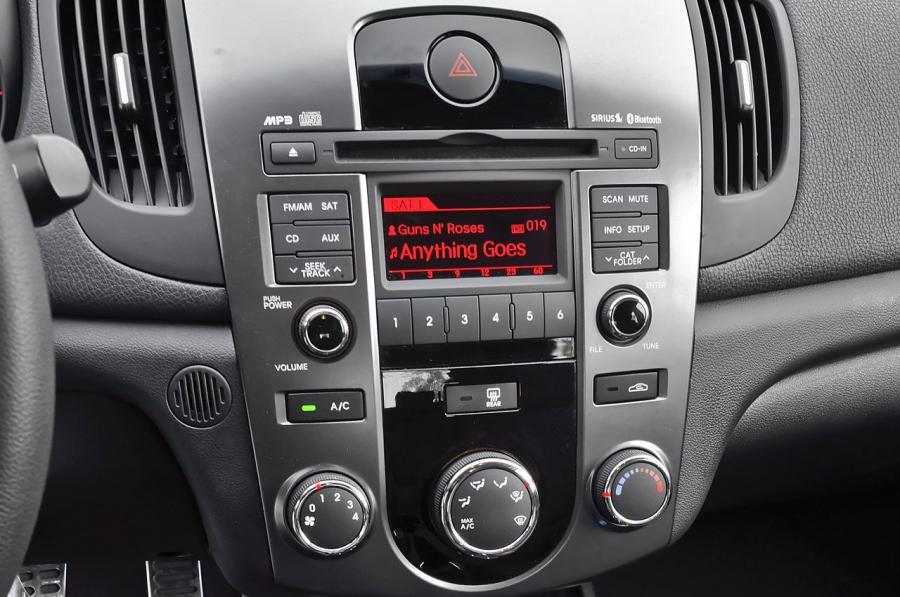  Kia Forte 5-Door 2011 года  (фото 29 из 89)